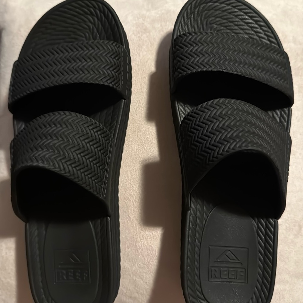 Reef high quality sandals new US 9 black
